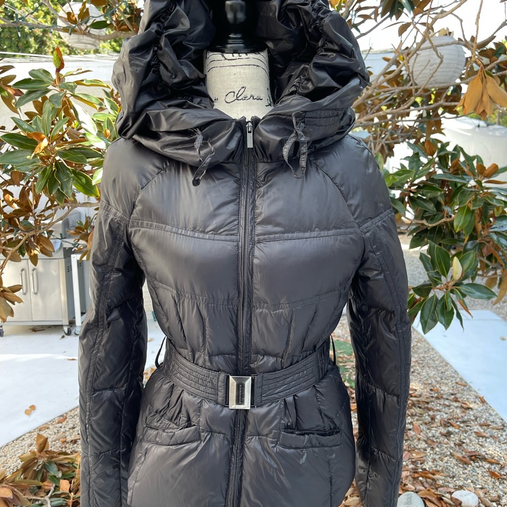 BCBGMAXAZRIA Black Puffer Down Coat with Hood and Belt